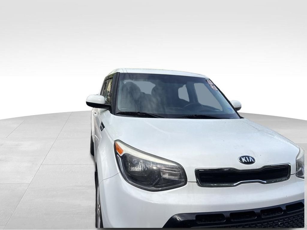 Used 2016 White Kia Plus image 7