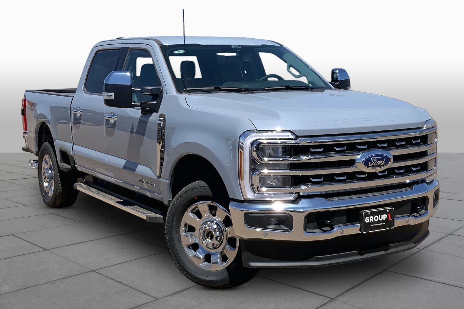New 2026 Glacier Gray Metallic Tri-Coat Ford F-250® Lariat® image 2