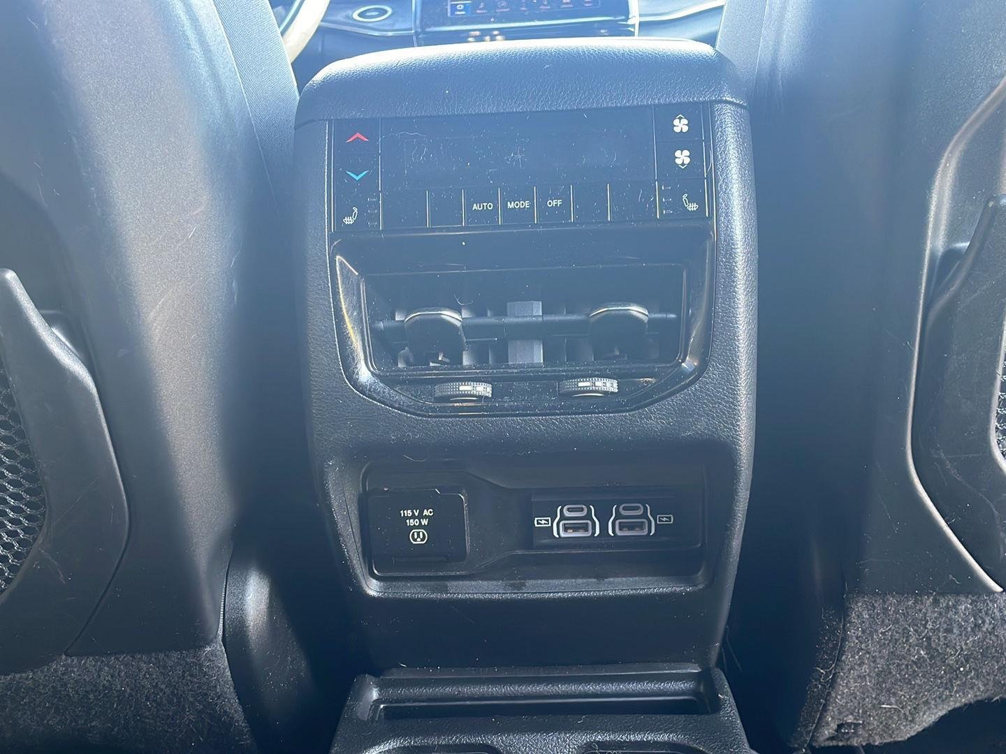 Used 2022 Diamond Black Jeep Overland image 31