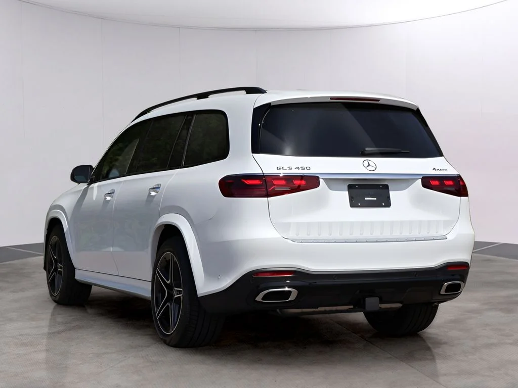 New 2026 MANUFAKTUR Moonlight White Metallic Mercedes-Benz GLS 450 image 5