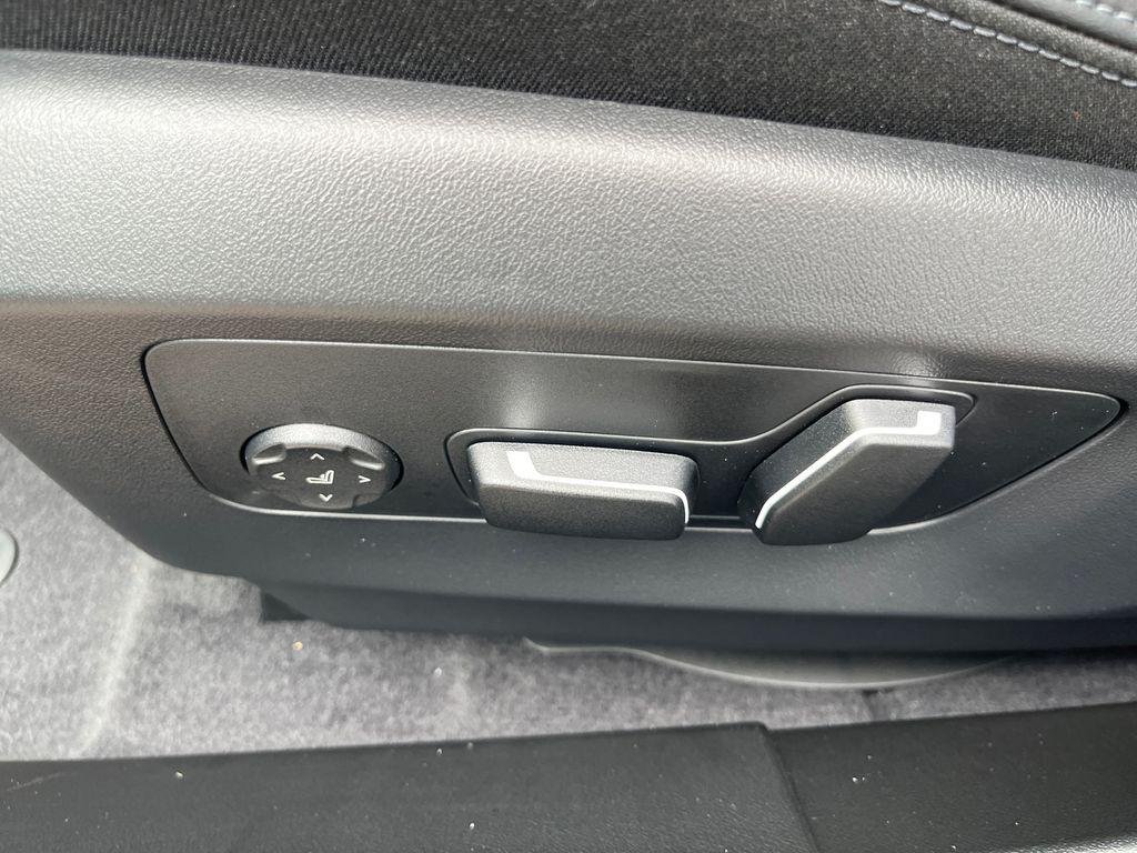 New 2026 Dark Graphite Metallic BMW 530i xDrive image 7