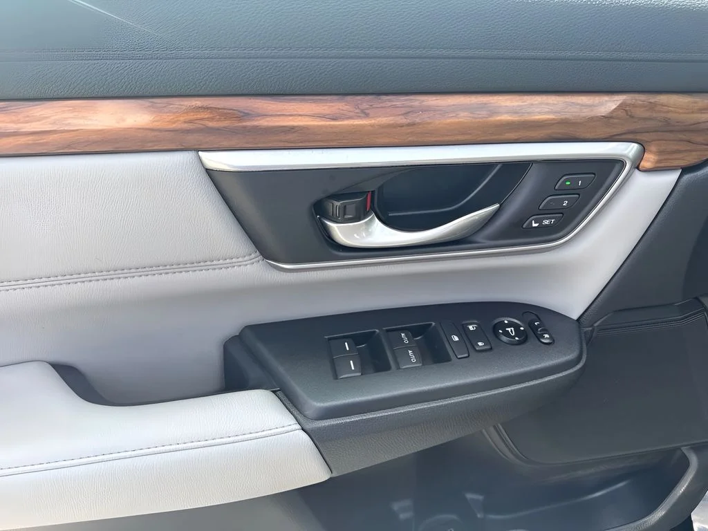 Used 2020  Honda Touring image 18