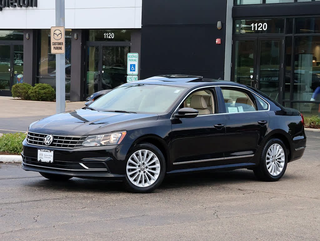 Used 2017 Volkswagen Passat SE with VIN 1VWBT7A35HC040549 for sale in Libertyville, IL