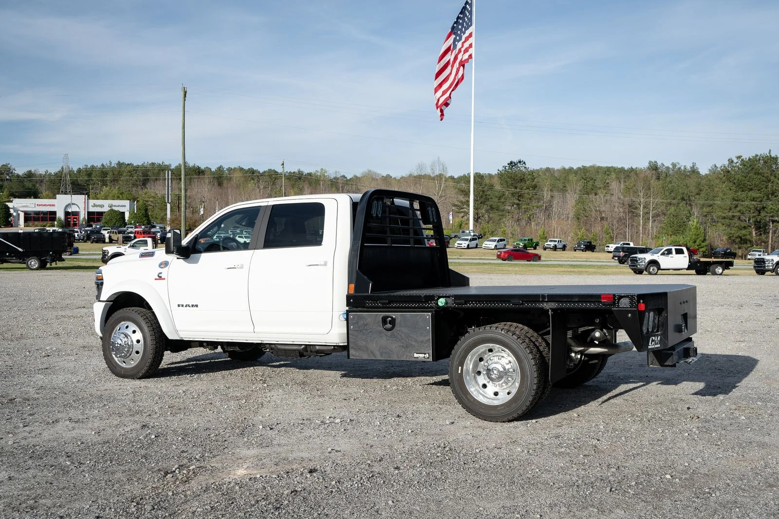 New 2026 Bright White Clear-Coat Exterior Paint RAM Tradesman image 7