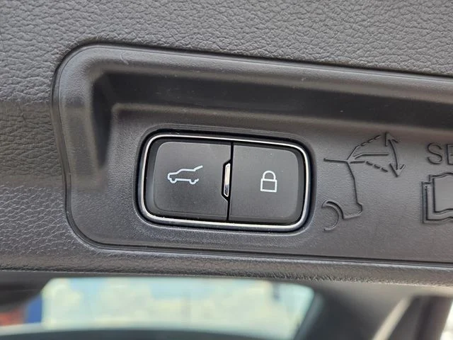 Used 2020 White Ford Limited image 8