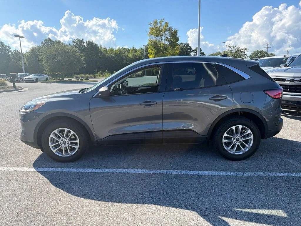 Used 2022 Gray Ford SE image 6