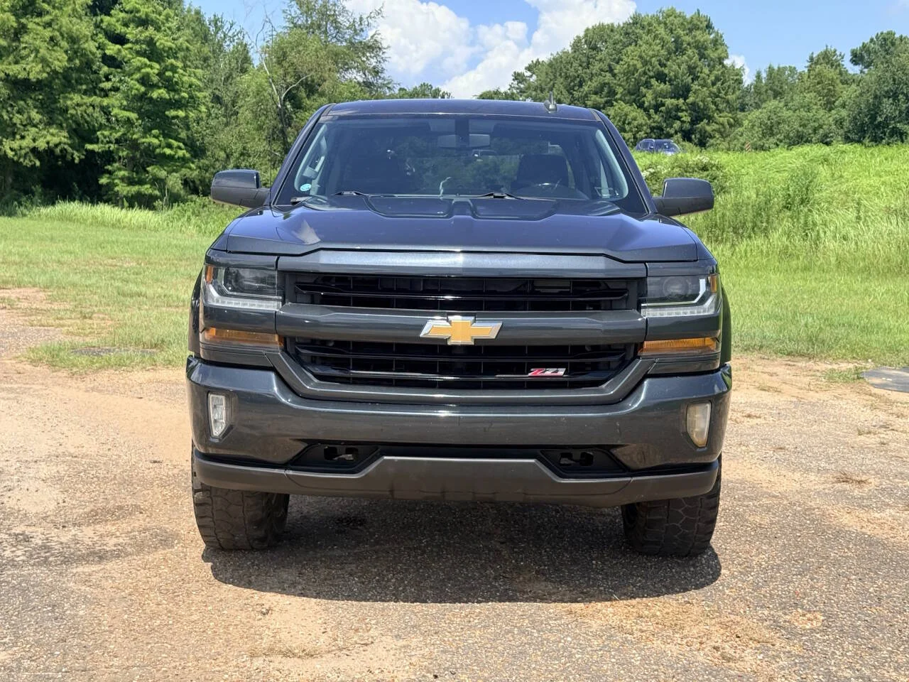 Used 2018 Gray Chevrolet LT Z71 4x4 4dr Crew Cab 5.8 ft. SB image 8