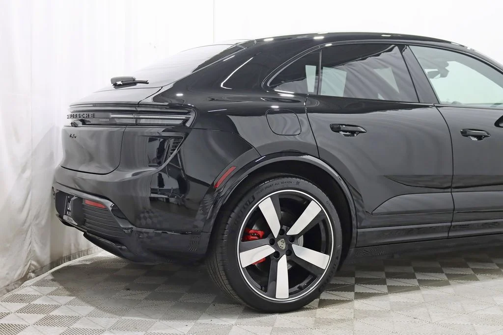 2025 Porsche Macan Electric Turbo