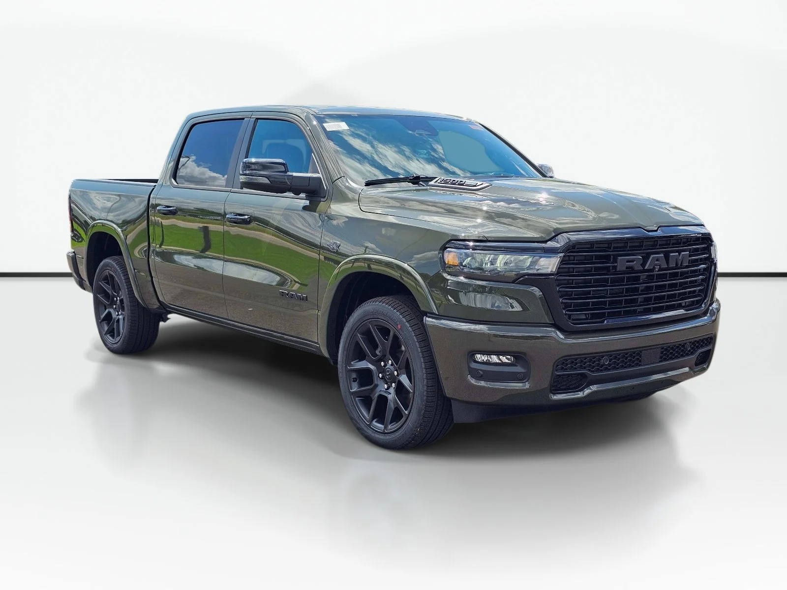 New 2027 Tank Ram Laramie image 5
