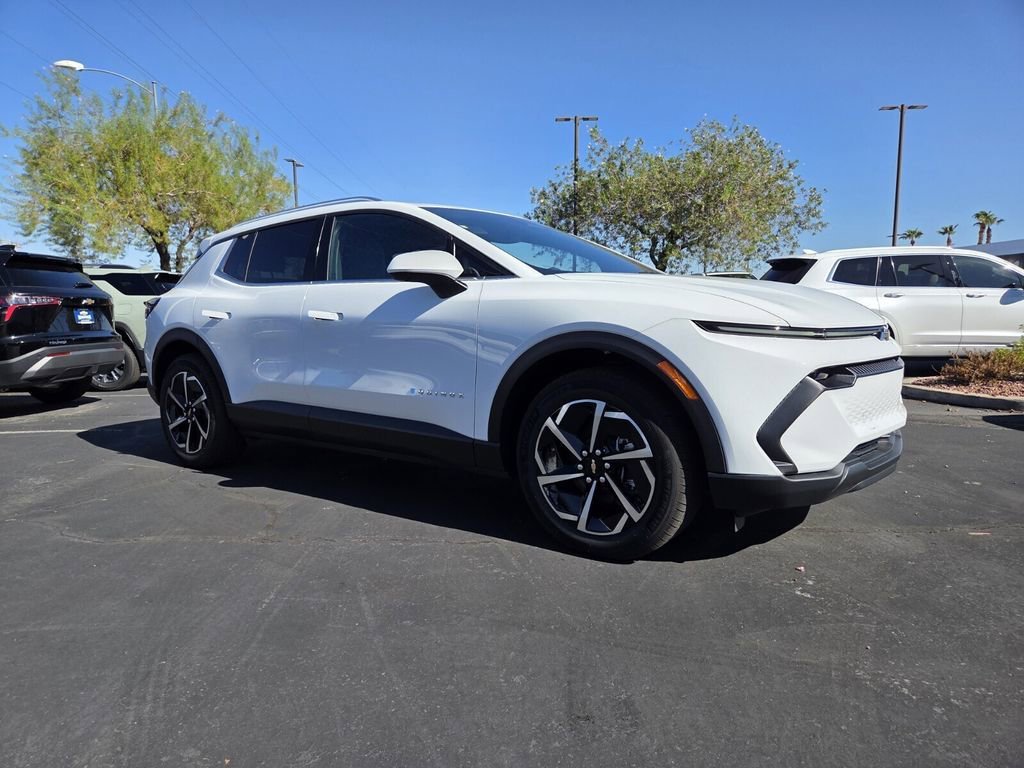 2026 Chevrolet Equinox EV 2LT FWD's photo