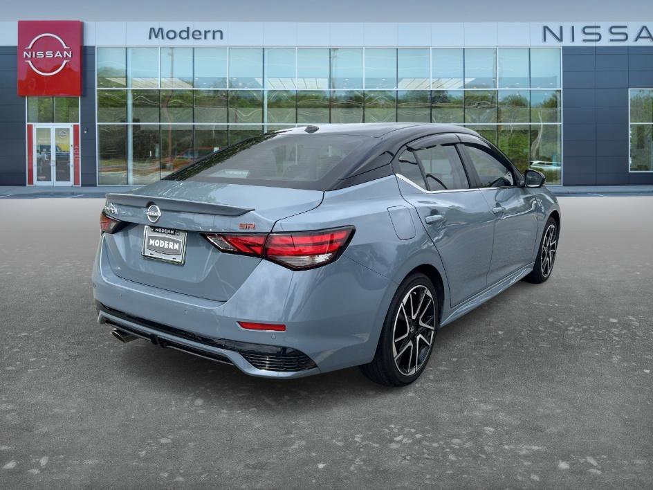Used 2024 Atlantic Gray Metallic/Super Black Nissan SR image 5