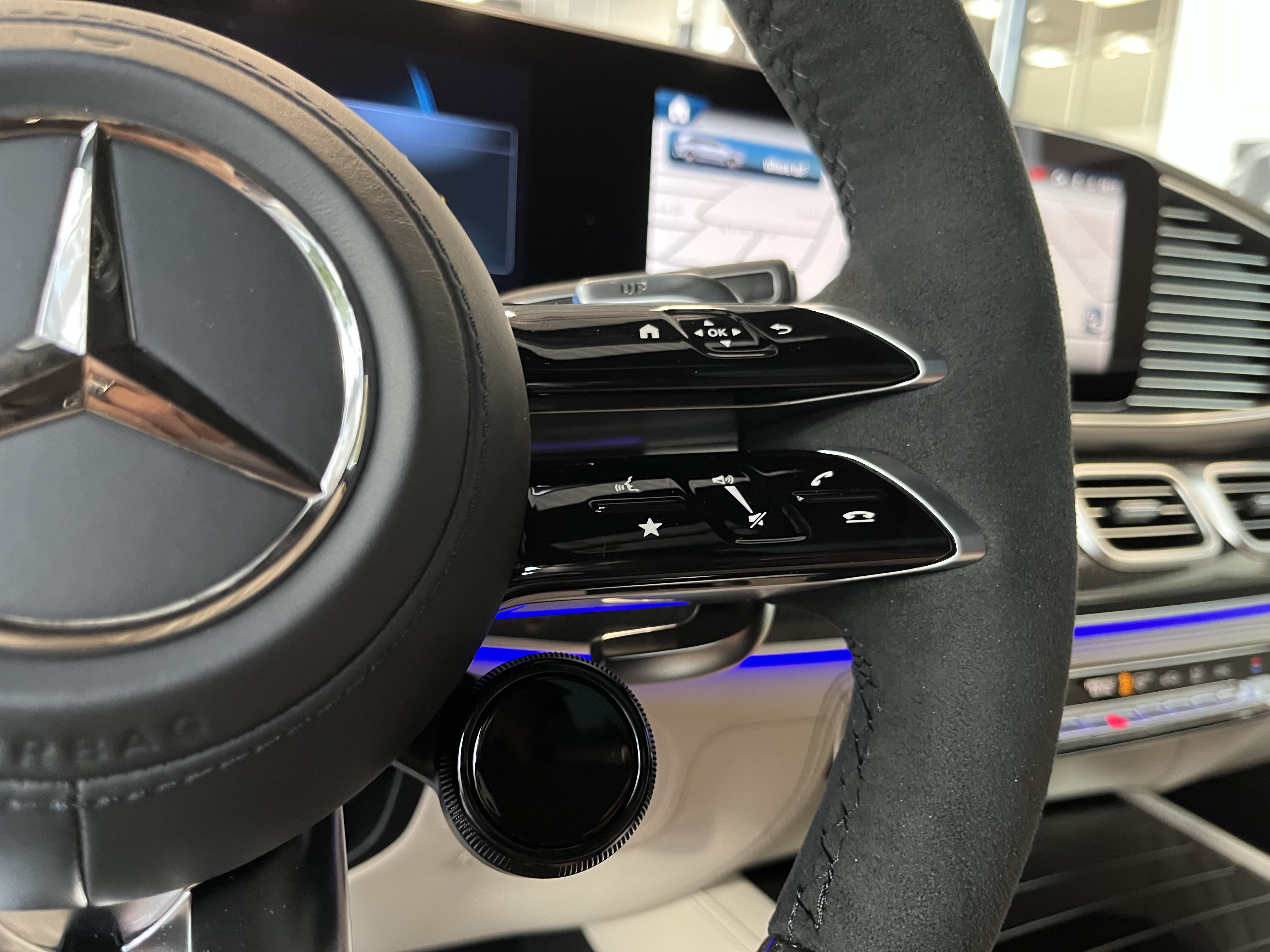 New 2026 MOONLIGHT WHITE Mercedes-Benz AMG® GLS 63 image 26