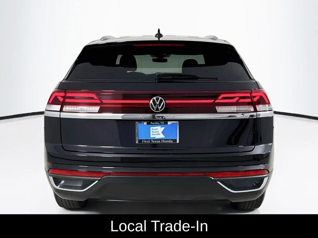 Used 2024 Deep Black Volkswagen 2.0T SE image 6