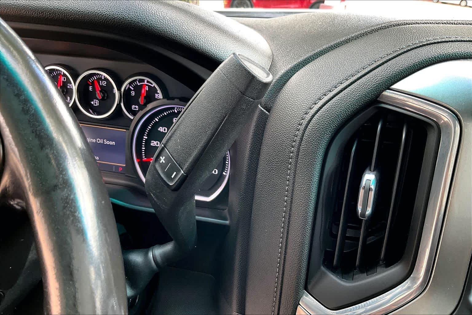Used 2021 Iridescent Pearl Tricoat Chevrolet LT image 15