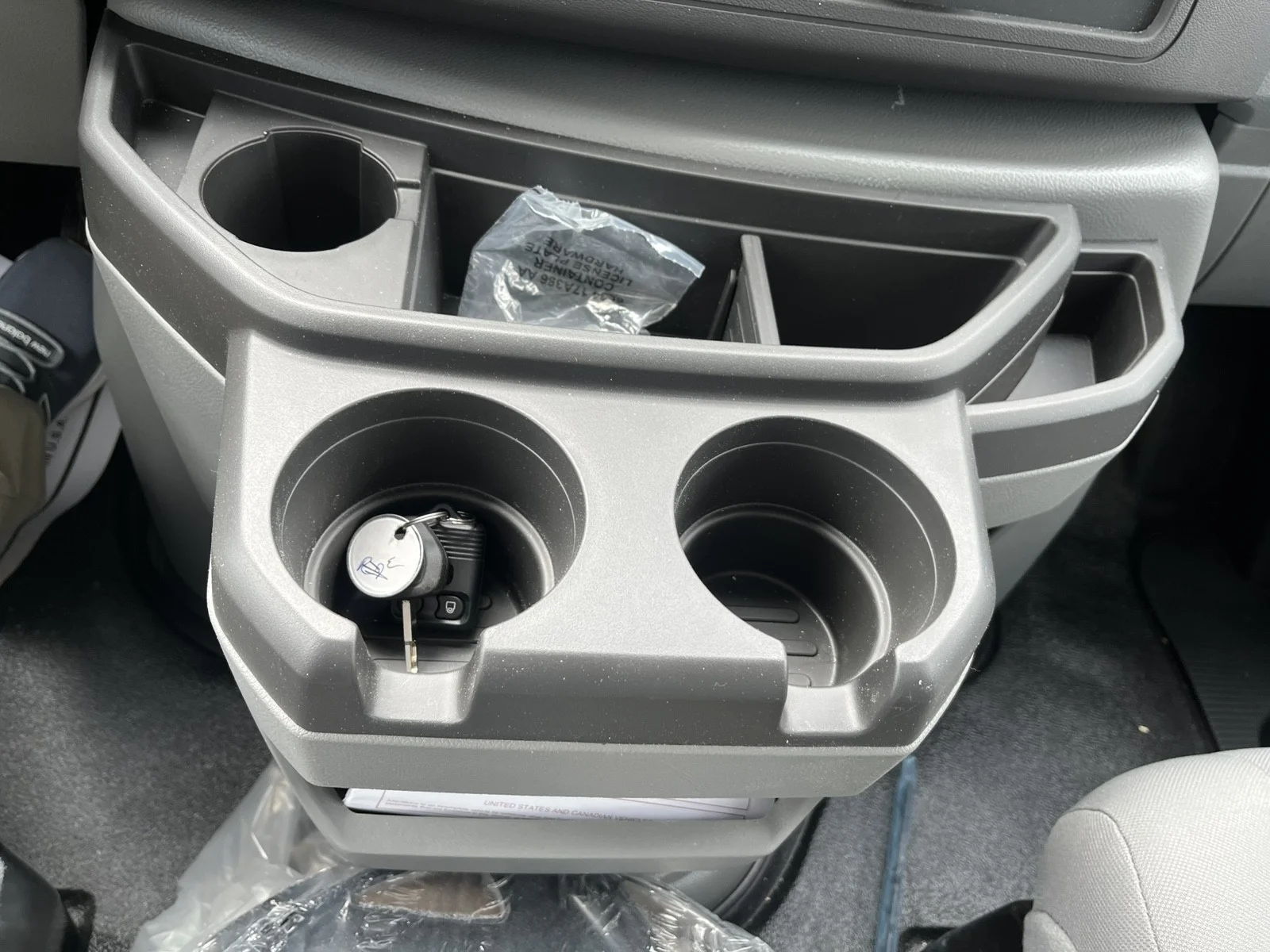 New 2027 Oxford White Ford E-350 SRW image 15