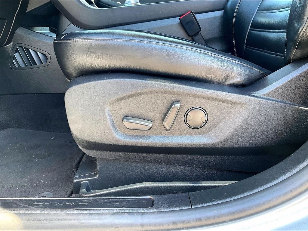 Used 2024 Silver Ford SEL image 27