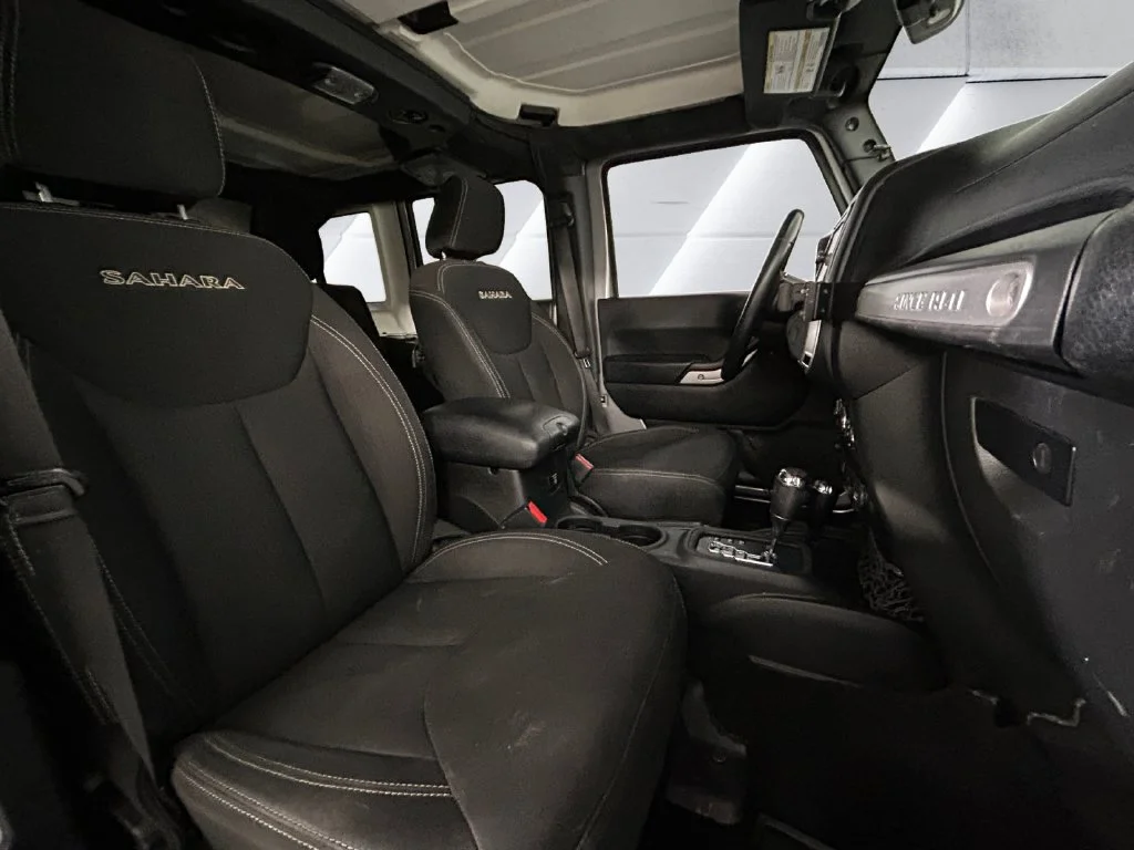 Used 2016 Silver Jeep Unlimited Sahara image 14