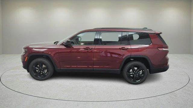New 2025 Velvet Red Pearl-Coat Exterior Paint Jeep Altitude X image 5