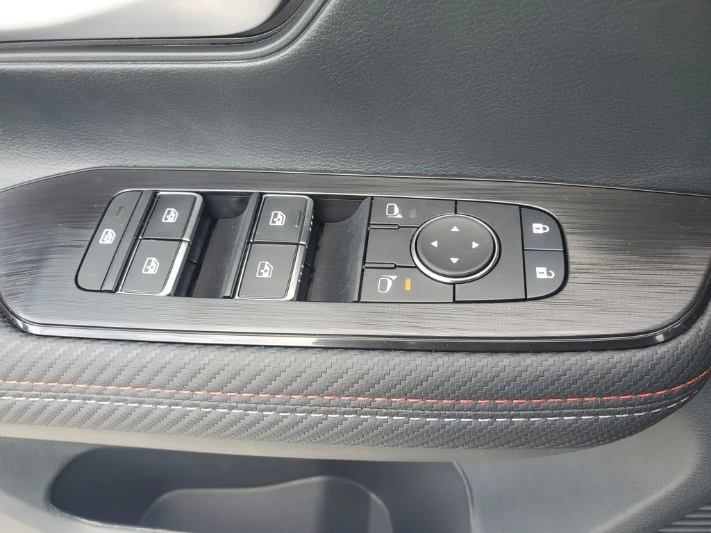 2026 Nissan KICKS SR - Photo 23
