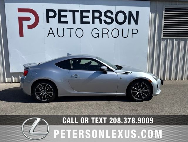 Used 2018 Gray Toyota Base image 3