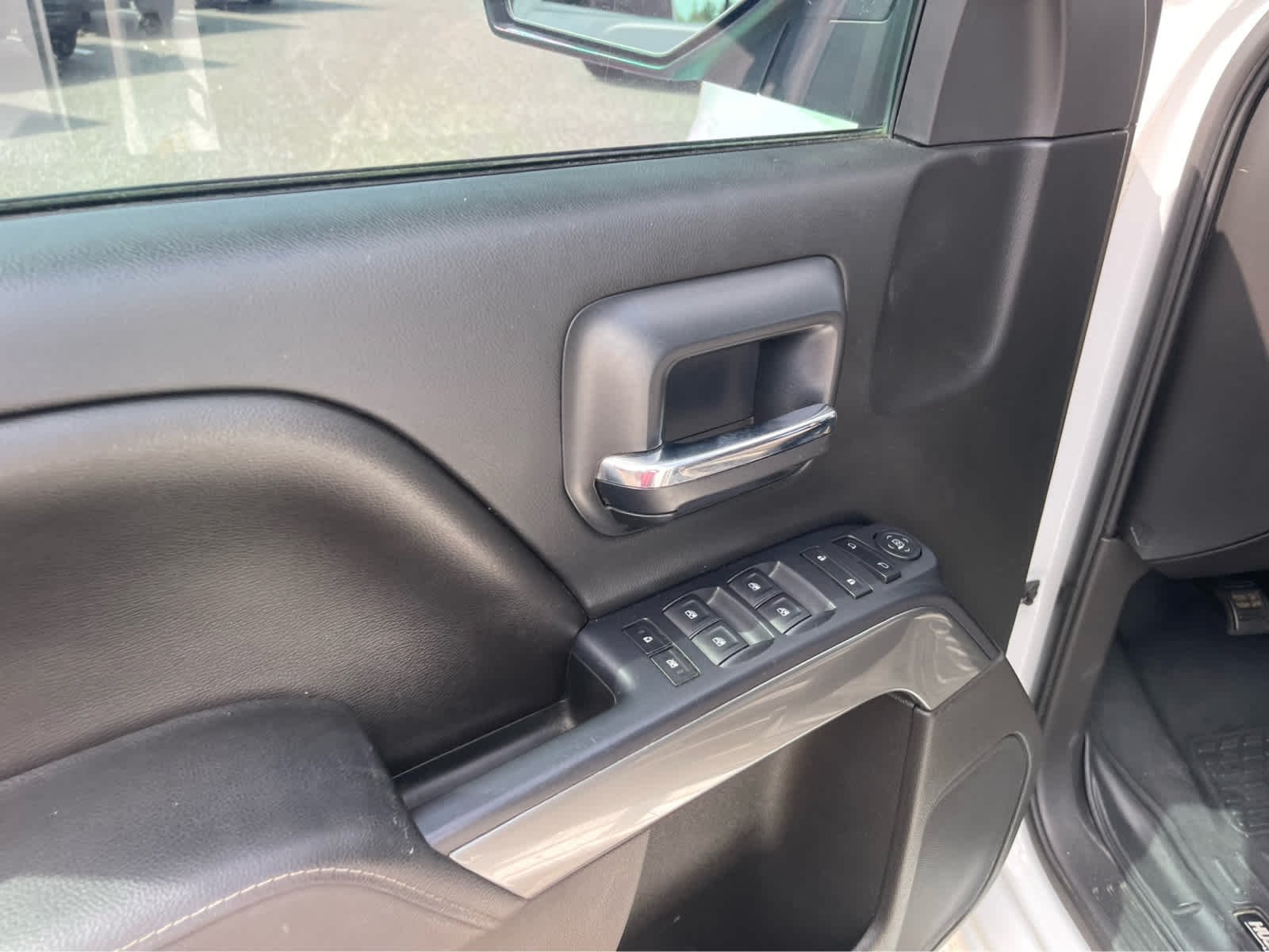 Used 2015 SUMMIT WHITE Chevrolet LT image 14