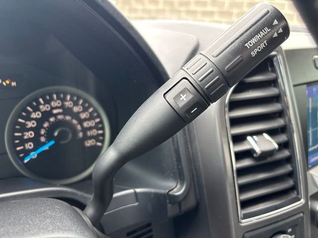 Used 2017 Champagne Ford XLT image 31