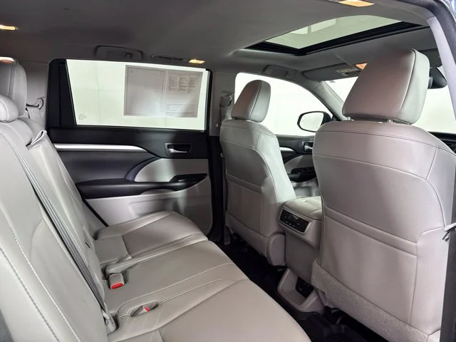 Certified Used 2018 Shoreline Mist Toyota XLE image 5