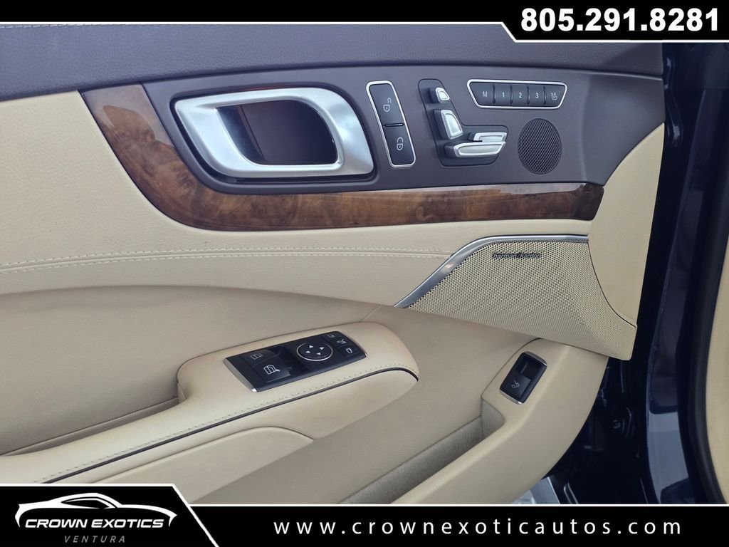 Used 2014  Mercedes-Benz SL 550 image 15
