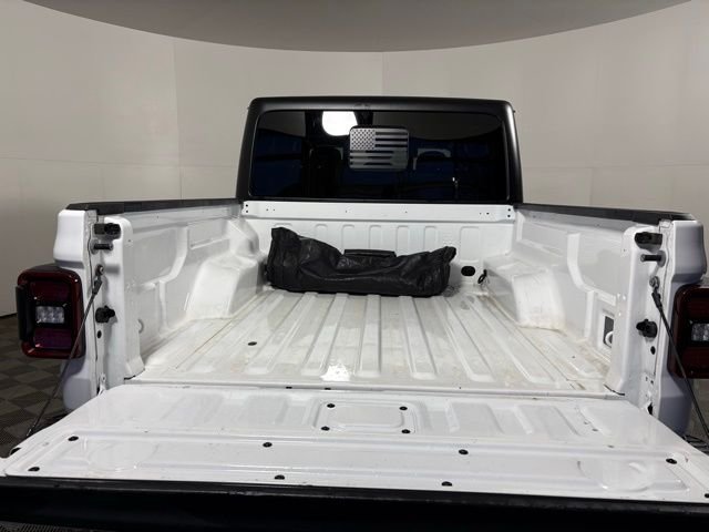 Certified Used 2024 White Jeep Rubicon image 9