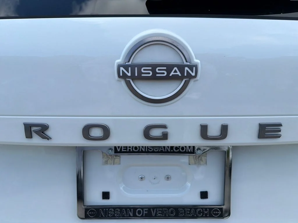 Certified Used 2024 White Nissan S image 9