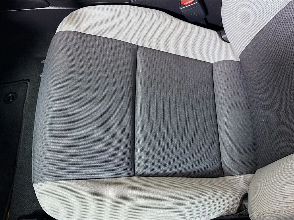 2025 Toyota Corolla LE - Photo 19