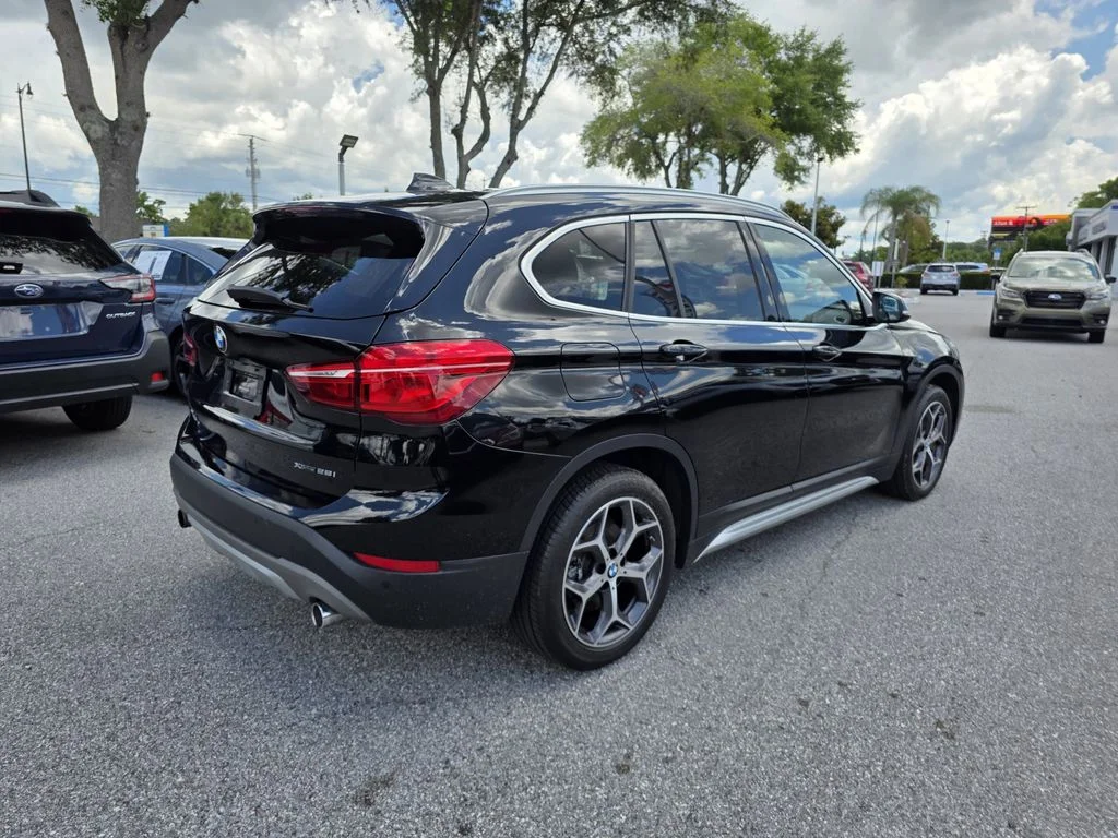 Used 2019 Black BMW xDrive28i image 3