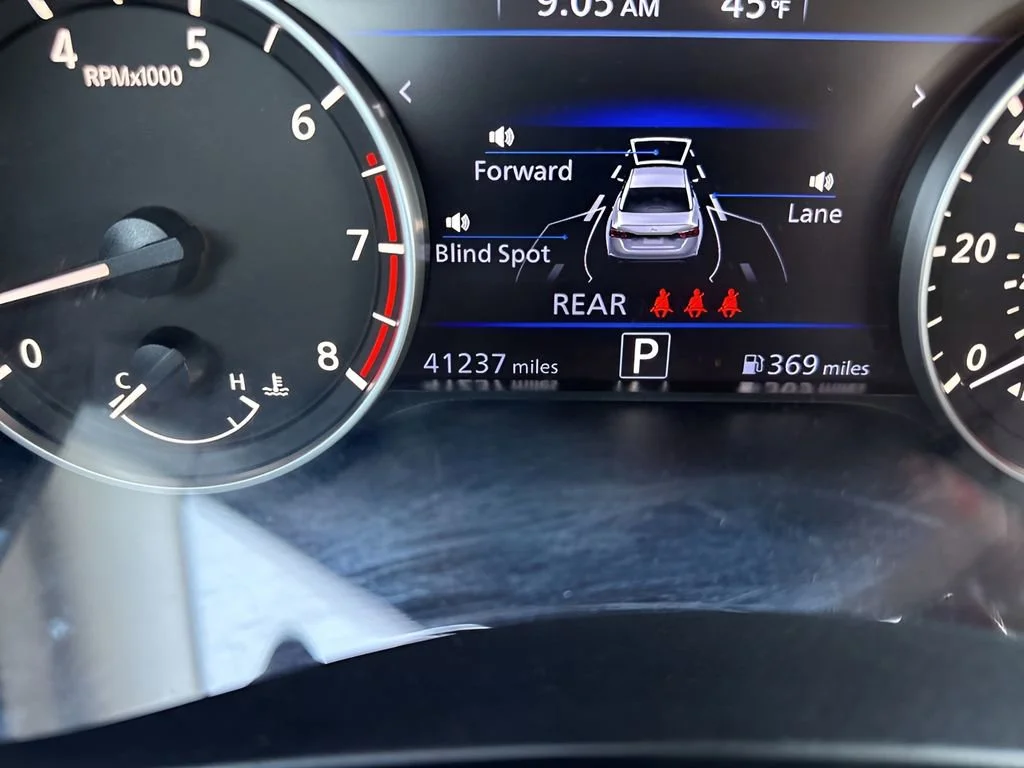 Used 2025 White Nissan SV image 23