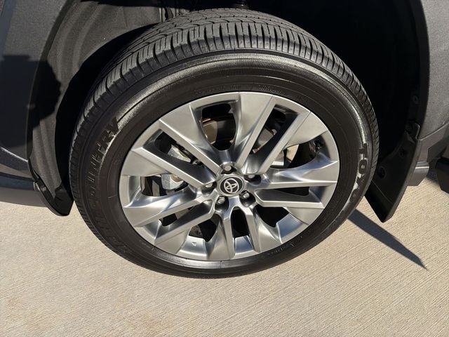 2024 Toyota RAV4 XLE Premium - Photo 32
