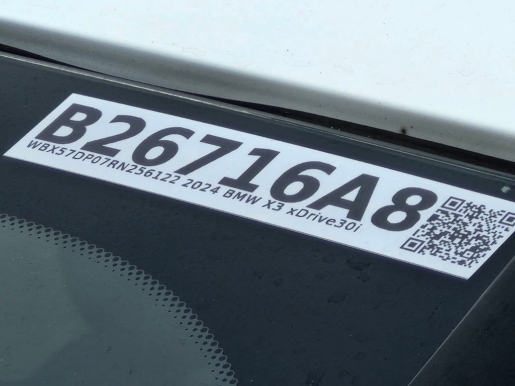 Used 2024 White BMW xDrive30i image 37