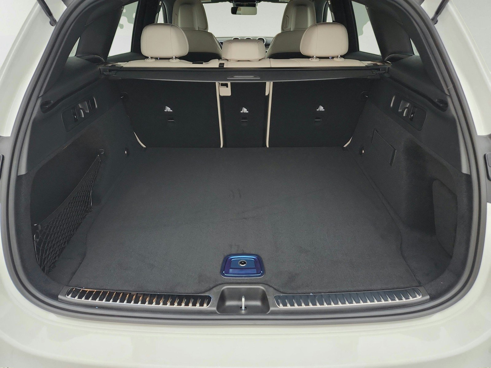 Certified Used 2025 Polar White Mercedes-Benz GLC 300 image 33