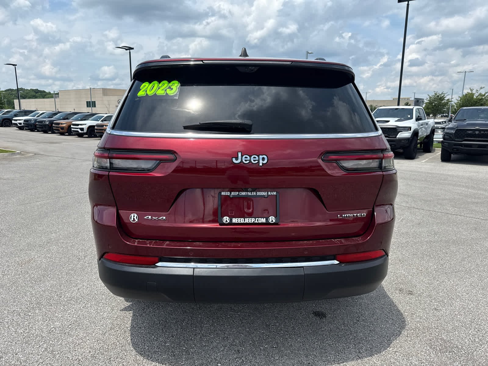 Used 2023 Velvet Red Pearlcoat Jeep Limited image 7