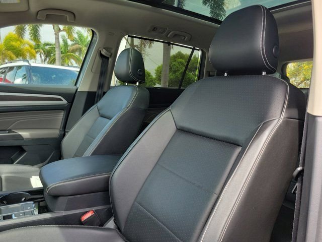 2022 Volkswagen Atlas SE w/Tech - Photo 15