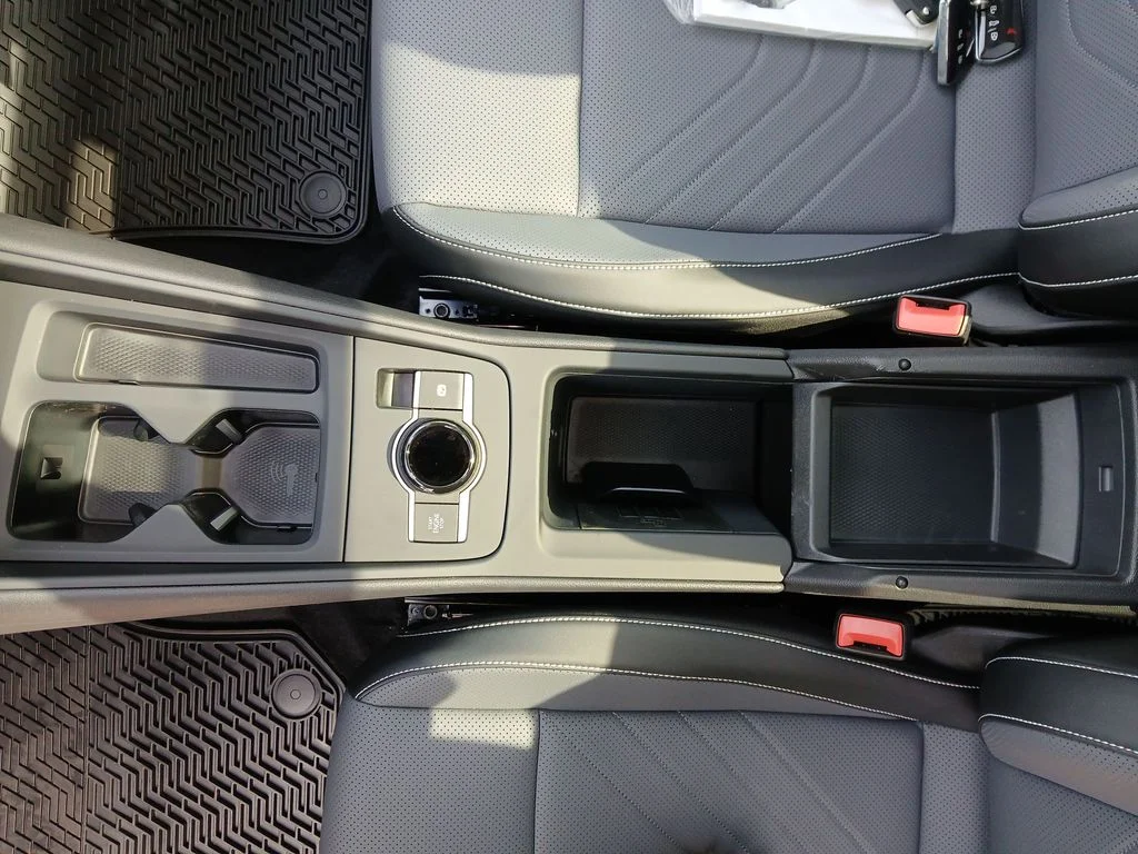 New 2026 Silver Volkswagen 2.0T SE image 25