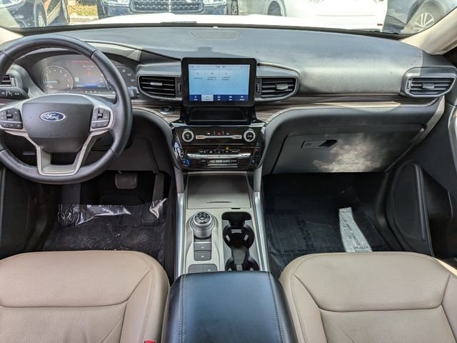 Used 2022 White Ford Limited image 18