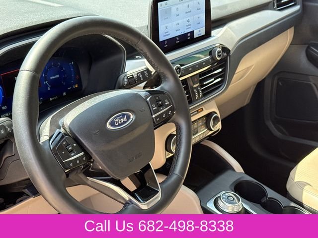 Used 2022 Red Ford SEL image 18