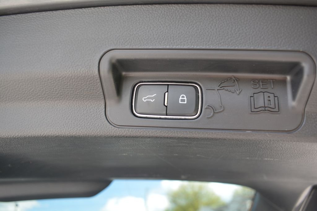 Used 2023 Gray Ford ST-Line image 26