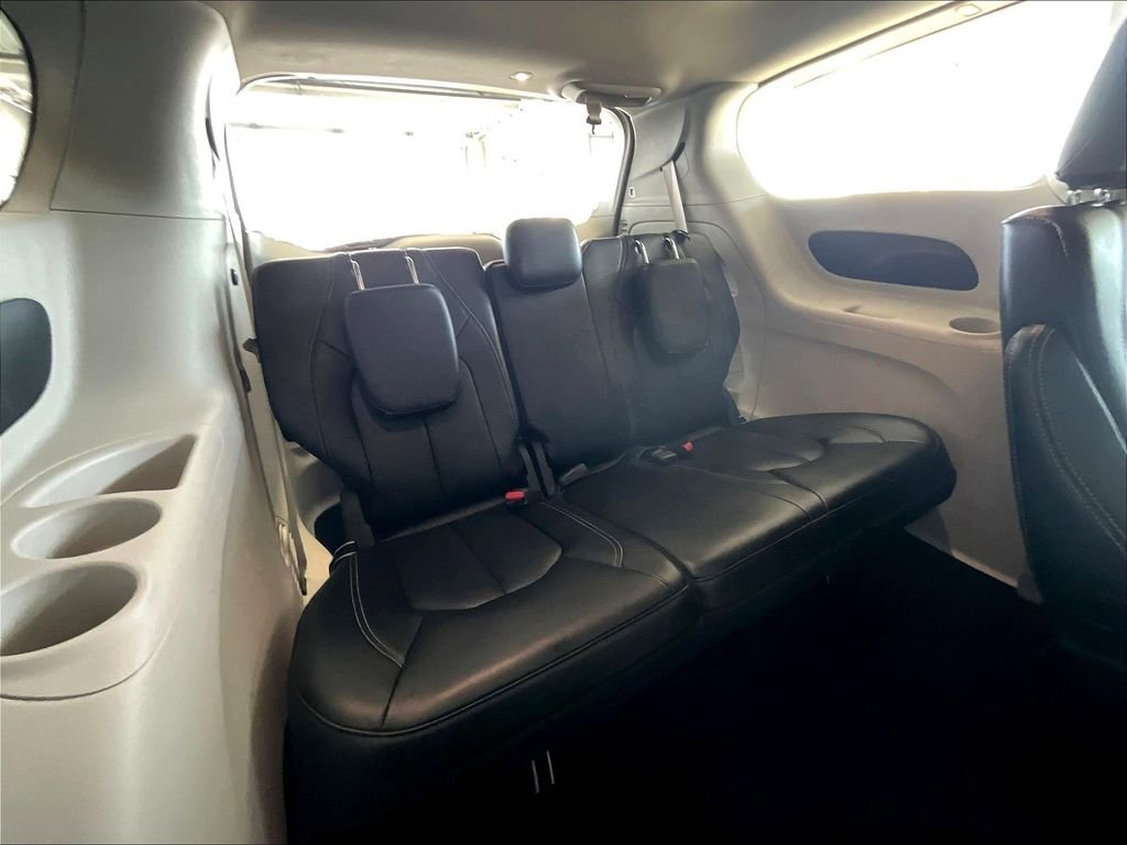 Used 2023 Black Chrysler Touring L image 17