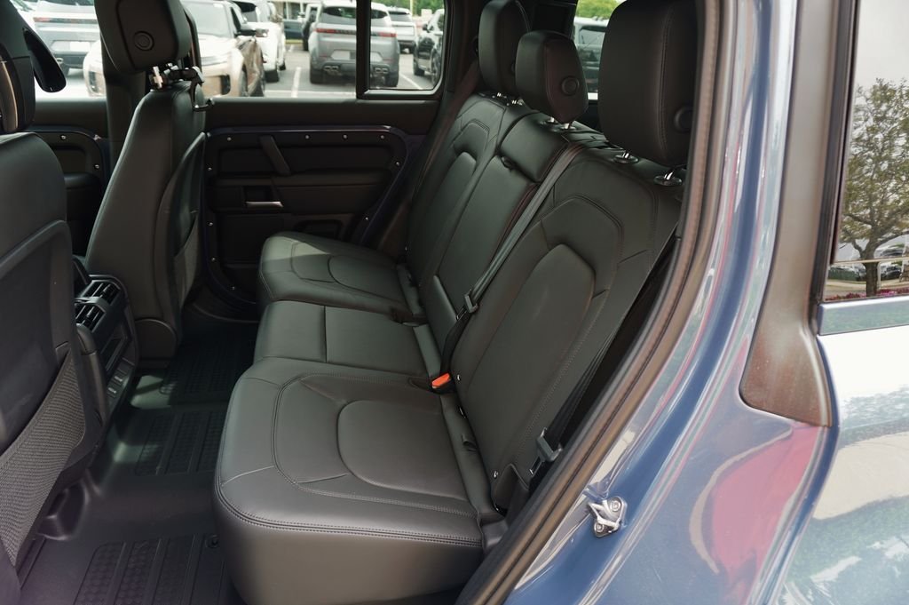 New 2026 Tasman Blue Land Rover X-Dynamic SE image 30