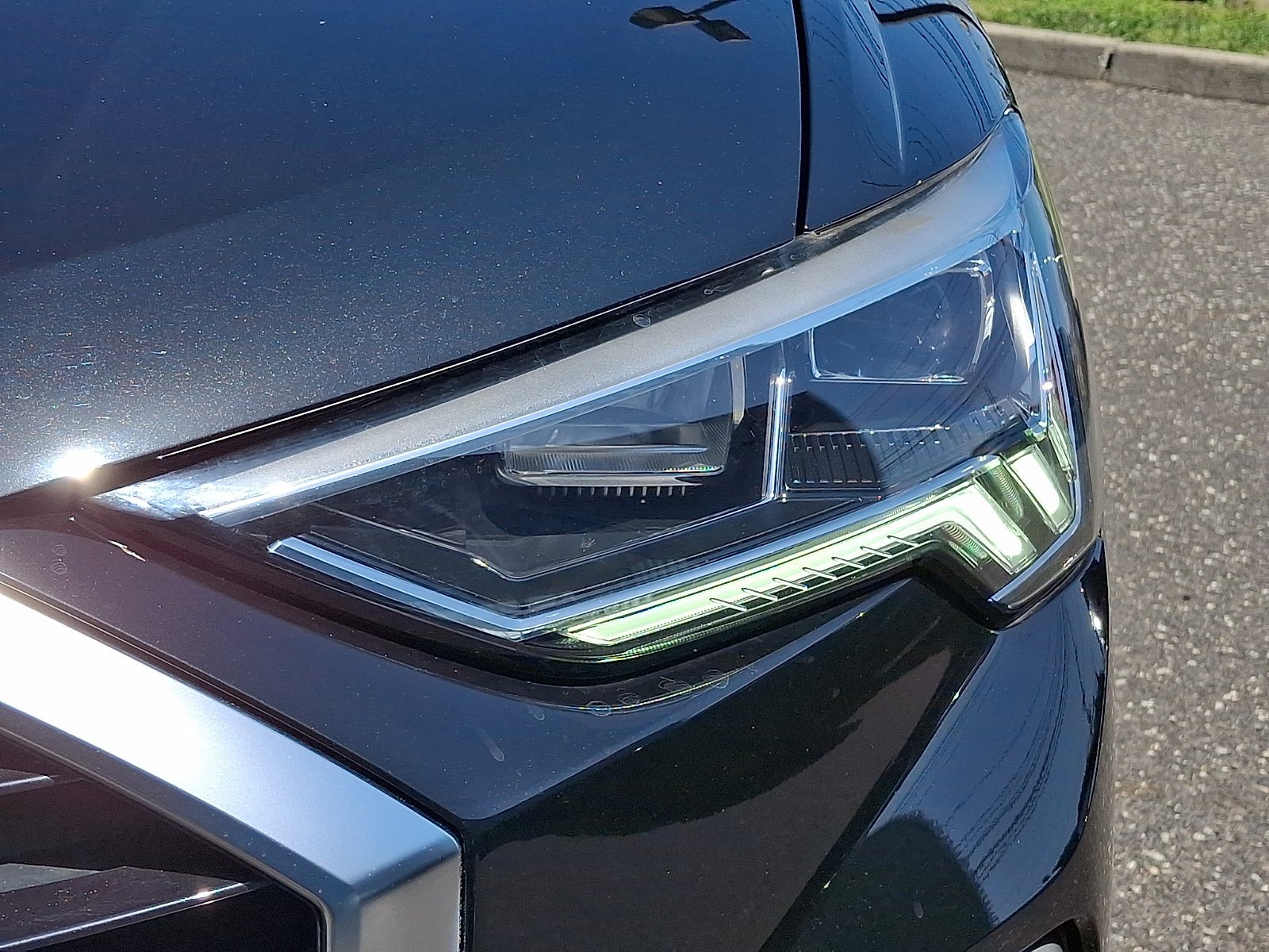 Used 2023 Mythos Black Metallic   0E0e Audi S line Premium image 9