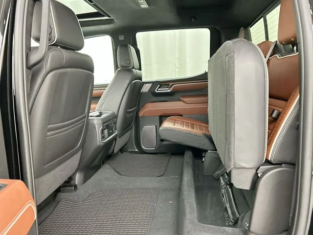 Used 2025 Black GMC Denali Ultimate image 29