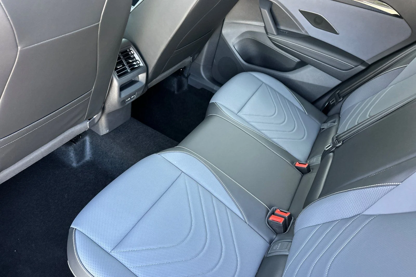 New 2026 Black Volkswagen 2.0T SE image 11