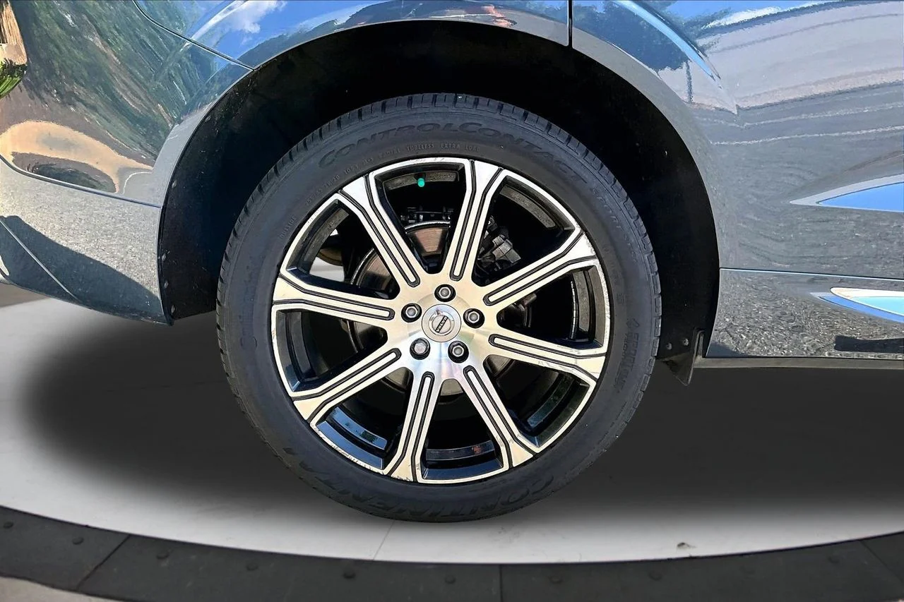 Used 2021 Blue Volvo T5 Inscription image 36