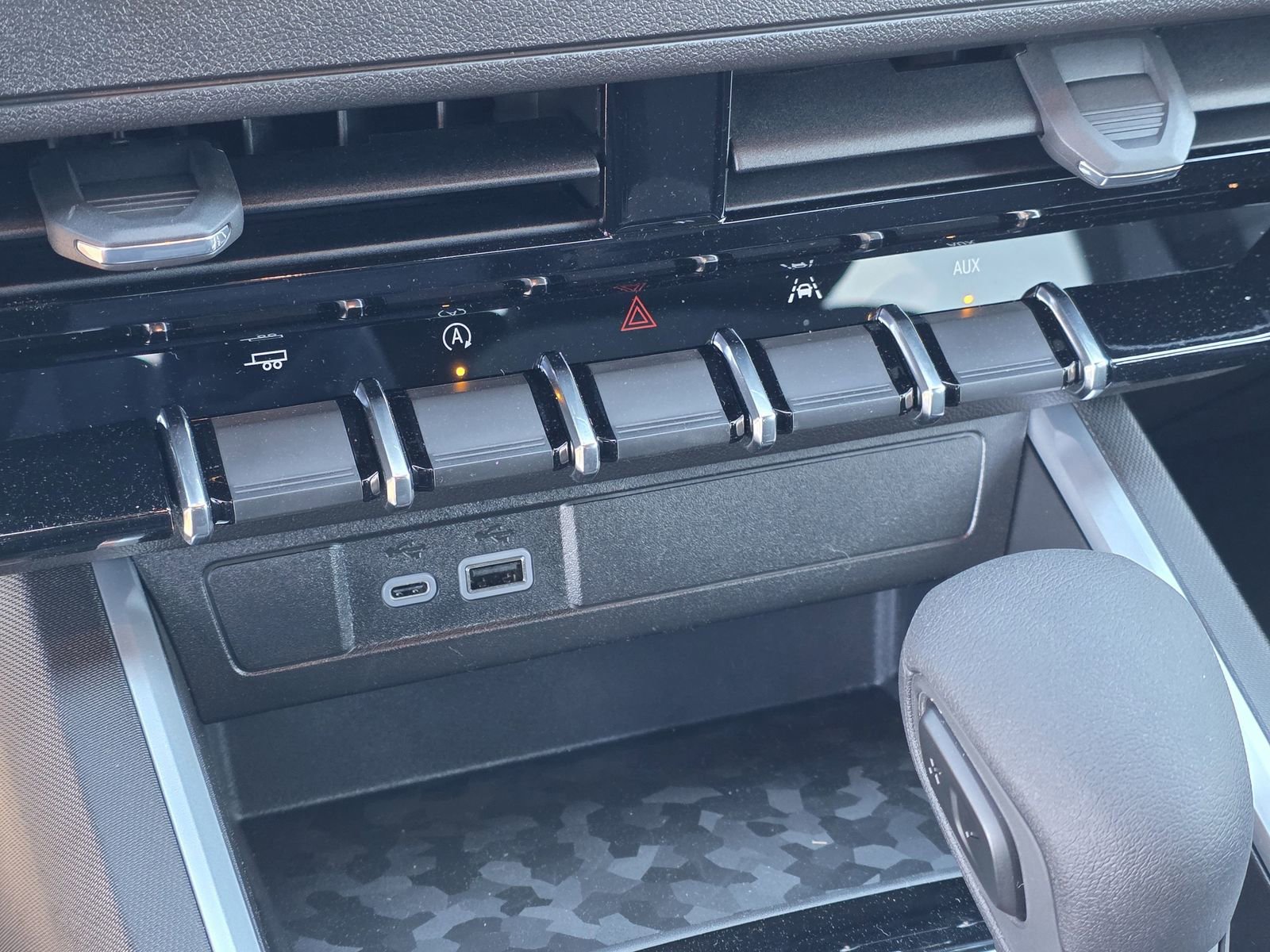 2026 Chevrolet Colorado Work Truck - Photo 10