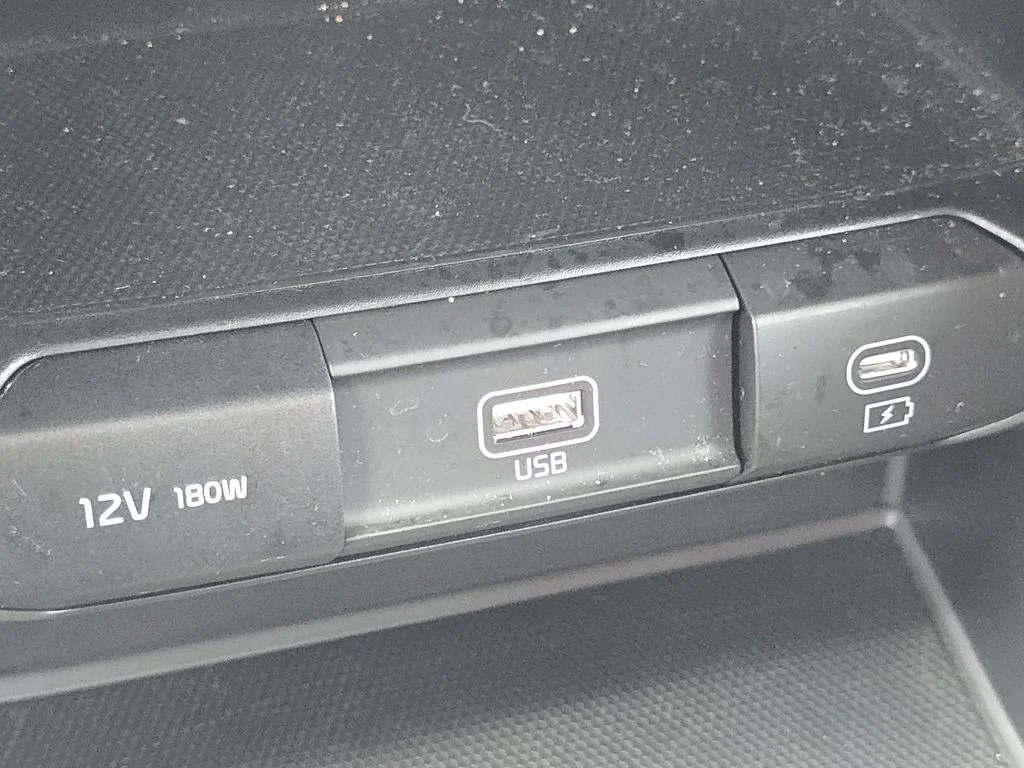 Used 2024 White Kia LX image 5